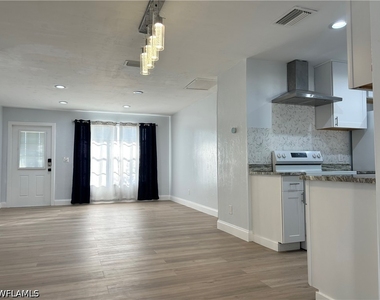 1428 Se 20th Avenue - Photo Thumbnail 7
