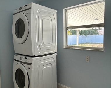 1428 Se 20th Avenue - Photo Thumbnail 37