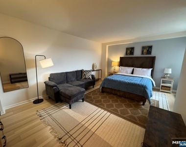 307 Prospect - Photo Thumbnail 8