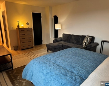 307 Prospect - Photo Thumbnail 7