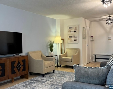 307 Prospect - Photo Thumbnail 2