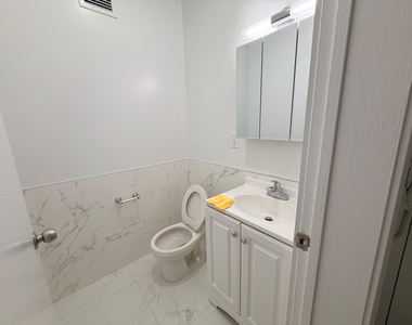 West 34th Street - Photo Thumbnail 7