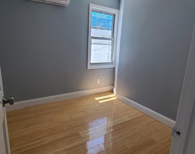 Perfect Rental home in the heart of St. Albans, Queens. - Photo Thumbnail 4