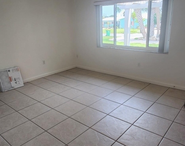 1550 W Central Avenue - Photo Thumbnail 8