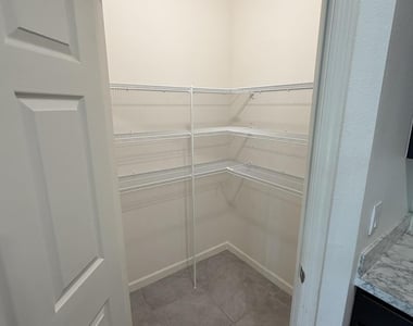 4422 Talbot Boulevard - Photo Thumbnail 5