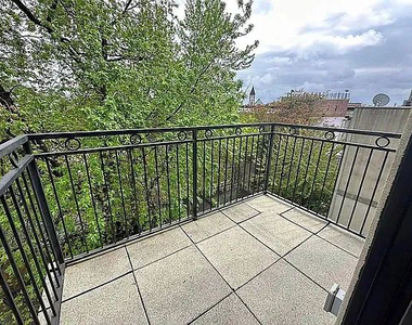 1140 Dekalb Avenue - Photo Thumbnail 6