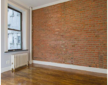 Clinton Street - Photo Thumbnail 3