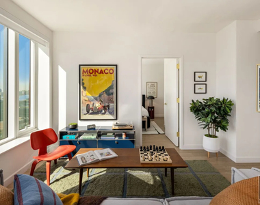 10th Avenue - Photo Thumbnail 3