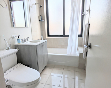 West 55th Street - Photo Thumbnail 4