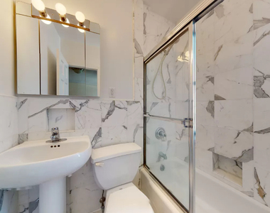 East 78 Street - Photo Thumbnail 4