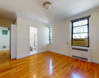 East 78 Street - Photo Thumbnail 2