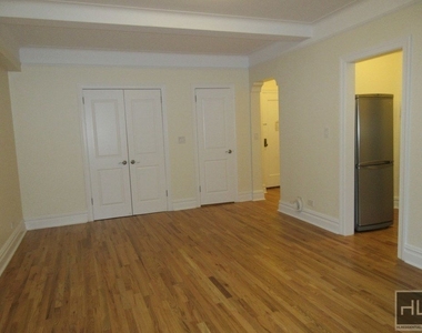 East 68 Street - Photo Thumbnail 1