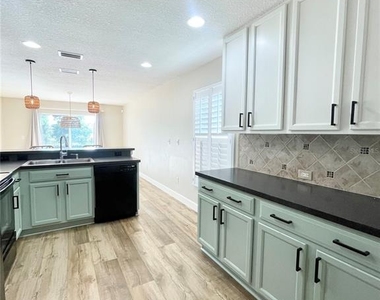 5313 Cordgrass Bend Lane - Photo Thumbnail 8