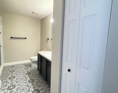 5313 Cordgrass Bend Lane - Photo Thumbnail 11
