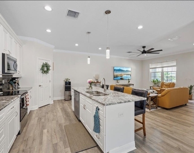 1311 W Washington Street - Photo Thumbnail 6
