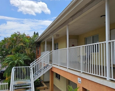 117 N Evergreen Avenue - Photo Thumbnail 1