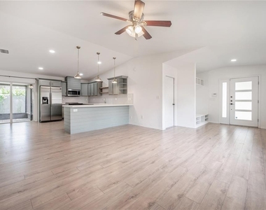 1508 E Jean Street - Photo Thumbnail 9