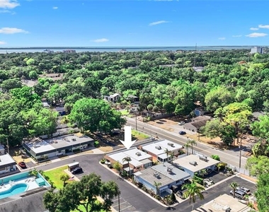 325 Sky Loch Drive W - Photo Thumbnail 36