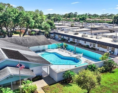 325 Sky Loch Drive W - Photo Thumbnail 32