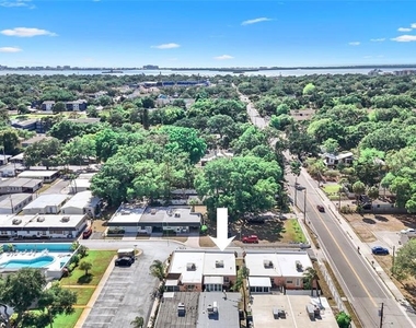 325 Sky Loch Drive W - Photo Thumbnail 38