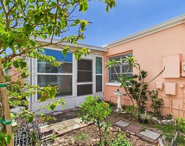 325 Sky Loch Drive W - Photo Thumbnail 28