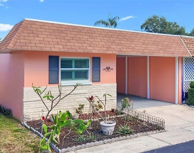 325 Sky Loch Drive W - Photo Thumbnail 2
