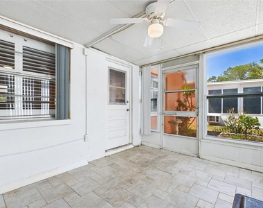 325 Sky Loch Drive W - Photo Thumbnail 24