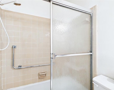 325 Sky Loch Drive W - Photo Thumbnail 20