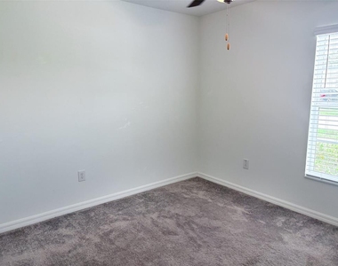 5487 Blue Azure Drive - Photo Thumbnail 17