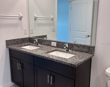 5487 Blue Azure Drive - Photo Thumbnail 13