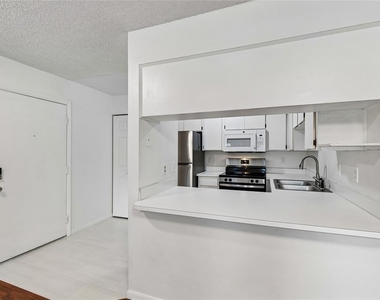 606 S Albany Avenue - Photo Thumbnail 12