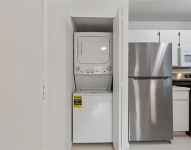 606 S Albany Avenue - Photo Thumbnail 17