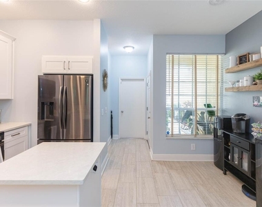 1050 Starkey Road - Photo Thumbnail 9