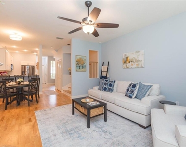 1050 Starkey Road - Photo Thumbnail 16