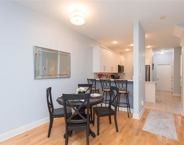 1050 Starkey Road - Photo Thumbnail 10