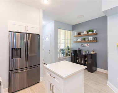 1050 Starkey Road - Photo Thumbnail 8