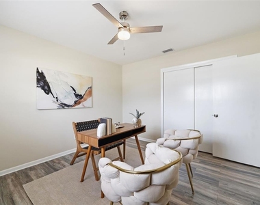 2327 W Knollwood Place - Photo Thumbnail 23