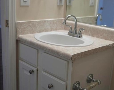 10446 Villa View Circle - Photo Thumbnail 13