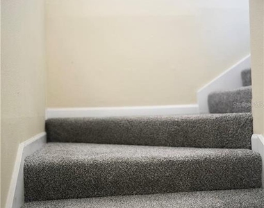 10446 Villa View Circle - Photo Thumbnail 8
