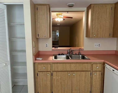 2225 Lark Circle W - Photo Thumbnail 5