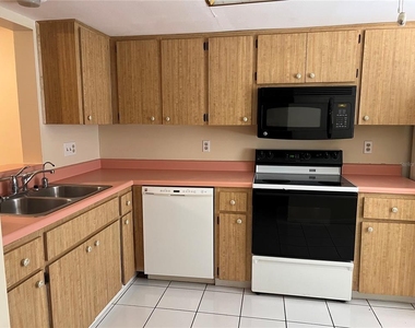2225 Lark Circle W - Photo Thumbnail 3