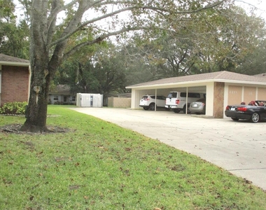 2225 Lark Circle W - Photo Thumbnail 10