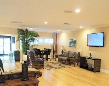 2225 Lark Circle W - Photo Thumbnail 27