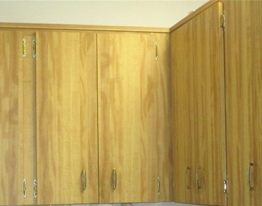 2225 Lark Circle W - Photo Thumbnail 16