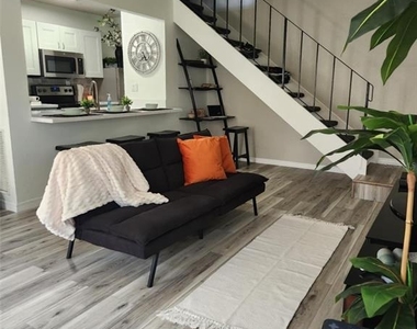 1833 Bough Avenue - Photo Thumbnail 1