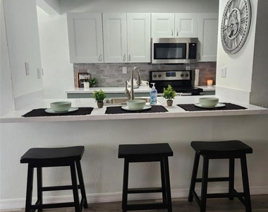 1833 Bough Avenue - Photo Thumbnail 2