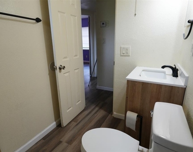4431 78th Avenue N - Photo Thumbnail 21