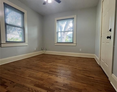 402 W Paris Street - Photo Thumbnail 11