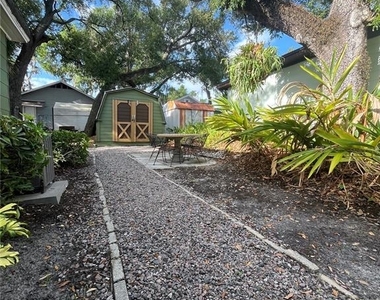 402 W Paris Street - Photo Thumbnail 16