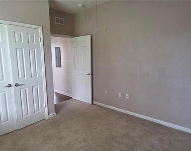 6240 Contessa Drive - Photo Thumbnail 11